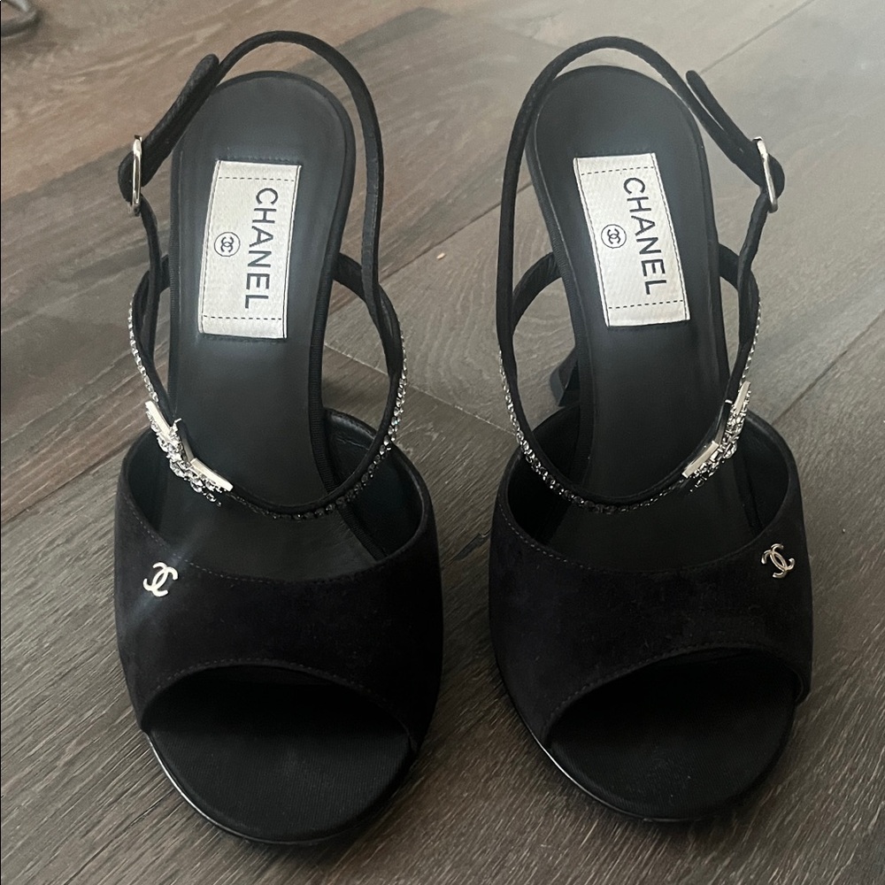 38.5 CHANEL Black Crystal Star Slingback Heels - Picture 10 of 11